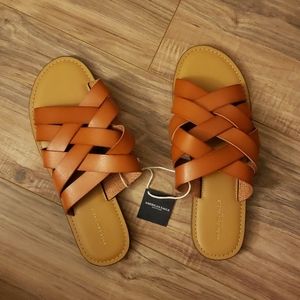 American Eagle slide sandals